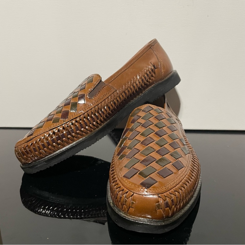 Deer Stag Men’s 9.5D (Wide) Woven Leather Slide On Loafers Like New